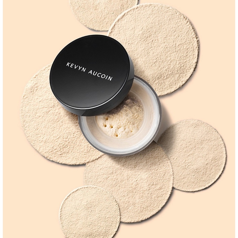 Kevyn Aucoin Beauty
Loose Powder
